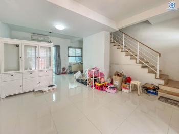 *****ทาวน์เฮ้าส์มือสอง โครงการ VILLETTE กาญจนาภิเษก เนื้อที่ 21 ตร.ว. ฟังก์ชัน 3 ห้องนอน 2 ห้องน้ำ 2 ที่จอดรถ บ้านสวยตกแต่งโมเดิร์นพร้อมอยู่ โครงการบนทำเลเดินทางสะดวก เชื่อมต่อถนนกาญจนาภิเษก ถนนเอกชัย ถนนบางบอน ใกล้รถไฟฟ้าสายสีน้ำเงิน "สถานีหลักสอง" และจุดขึ้นทางด่วน "ด่านพระราม2"